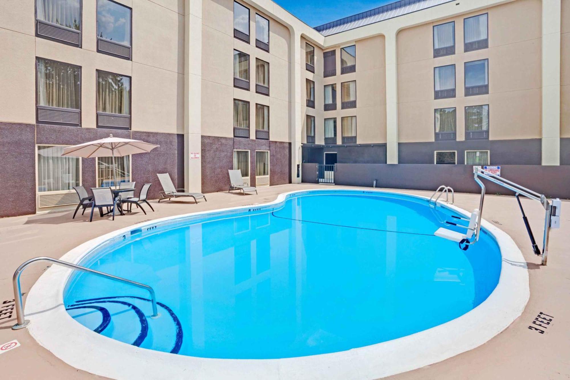 Wyndham Garden Charlotte Airport Southeast Otel Dış mekan fotoğraf